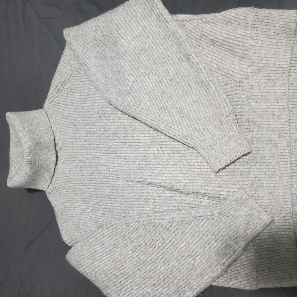 Small H&M Grey Turtleneck Sweater